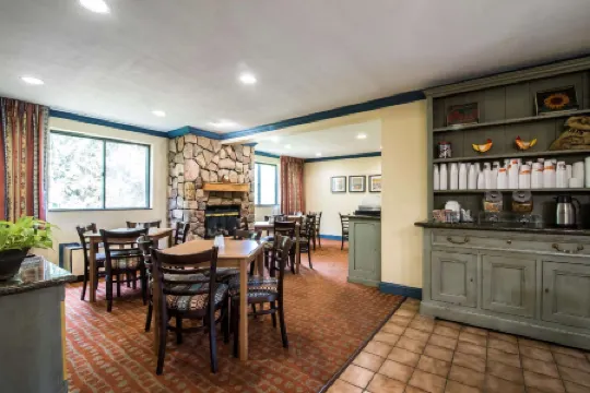 Quality Inn Cortland - University Area