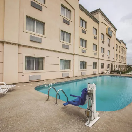 La Quinta Inn & Suites by Wyndham Evansville