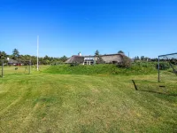 "Annalise" - 1km from the Sea
