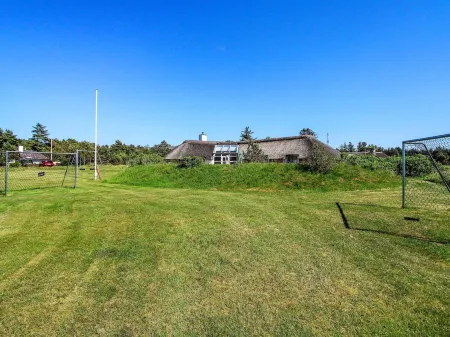 "Annalise" - 1km from the Sea