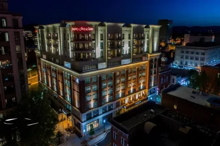 Hampton Inn & Suites Roanoke Downtown