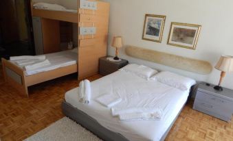 Baroque 10-Person Apartment in Makrygialos - Housity