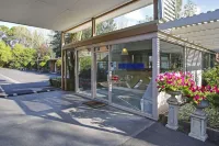 Moe Parklands Motel Hotel di Moe
