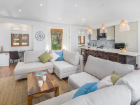 Luxury Beachside Villa Porto Bus Hotels in Bale