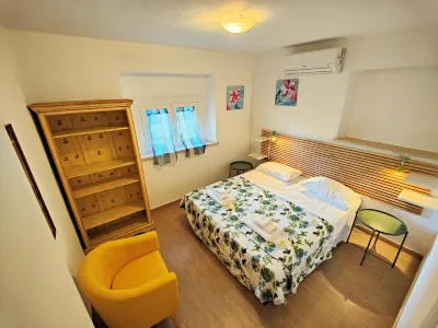 Sea View and Ground Floor Apartments le Dune