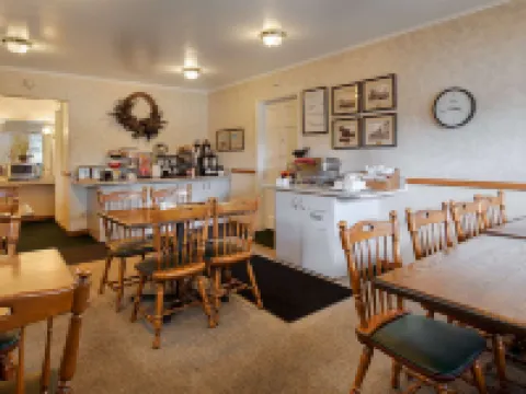 Baugh Motel, SureStay Collection by Best Western Hotels in Logan