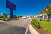 Motel 6 Dallas, TX - Farmers Branch Hotels in Farmers Branch