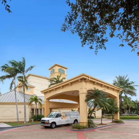 La Quinta Inn & Suites by Wyndham Miami Airport West