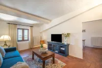 Apartment in the Heart of Radicondoli with Views over the Hills and Wi-Fi
