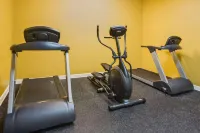 Country Inn & Suites by Radisson, Gurnee, IL - Gym