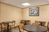 Super 8 by Wyndham Mount Laurel - breakfast