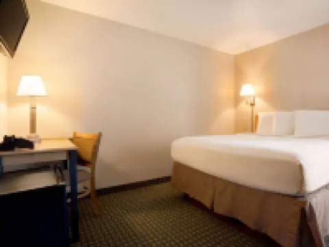 Travelodge by Wyndham Edgemont Hotels in Fall River County