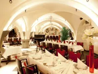 Golden Tulip Hotel Central - breakfast