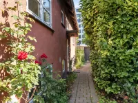 Sanders Charm - Cozy 1-Bdr Apt with Shared Garden Hotellit kohteessa Amager Vest