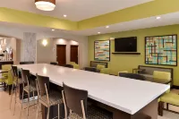 Holiday Inn Express & Suites CINCINNATI-BLUE ASH by IHG Hotels in Blue Ash