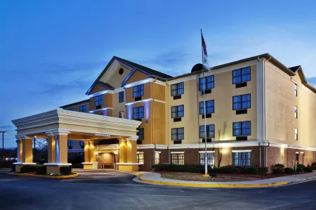 Holiday Inn Express & Suites Byron by IHG