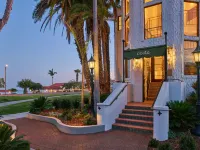 Palmoro House Hotels near Santa Barbara Zoo
