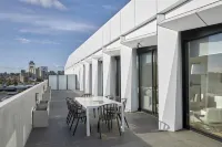 381 Cremorne Hotels in Cremorne