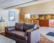 Comfort Inn & Suites Jackson - West Bend Hotels in West Bend