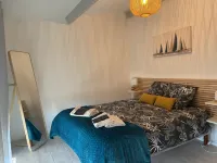 Les Oliviers Hôtels à proximité de : L'Avenue 83