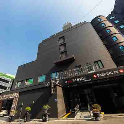 디엠프레스호텔 Hotel Exterior