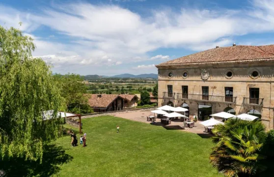 阿戈馬尼斯酒店