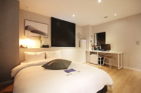 Hotel Yam at Andong cultural street Отели в г. Андон