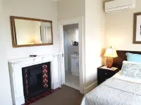 Ponsonby Manor Guest House Hotels in Ponsonby