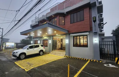 Grayhouse Inn Tagaytay Hotel di 