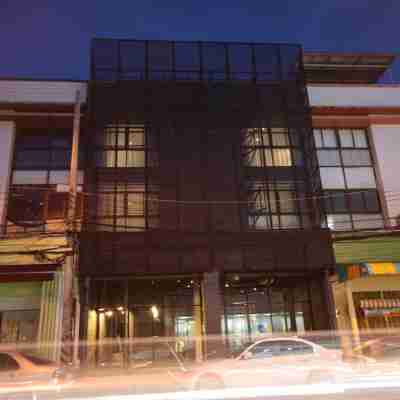 라 퍼즈 핫야이 Hotel Exterior