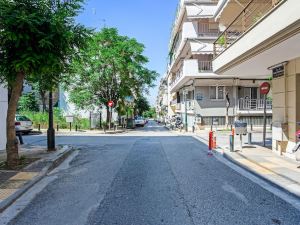 Sanders New Town - Charming 1-bdr Apt w Balcony