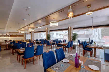 Hotel Cordial Sopanam Отели рядом с достопримечательностью «Mithrananthapuram Trimurti Temple»