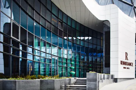 Ренессанс Минск Конгресс Отель и СПА центр Отели рядом с достопримечательностью «Белорусский государственный университет культуры и искусств»