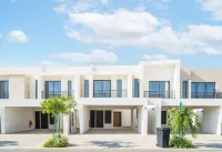 Nasma Luxury Stays - Waterfront Duplex Villa Minutes Away to the Beach