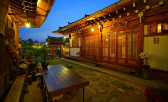 Jeonjuhanog Baggane - Halinteugga, Hanogmaeul Jungsim, Hanboghalin