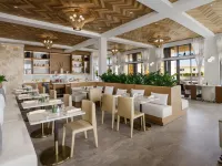 AC ホテル バイ マリオット ネイプルズ 5TH アベニュー ネープルズのホテル