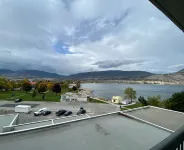 Penticton Lakeside Resort - Mountain view