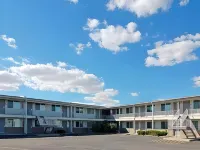 Super 8 by Wyndham Ontario