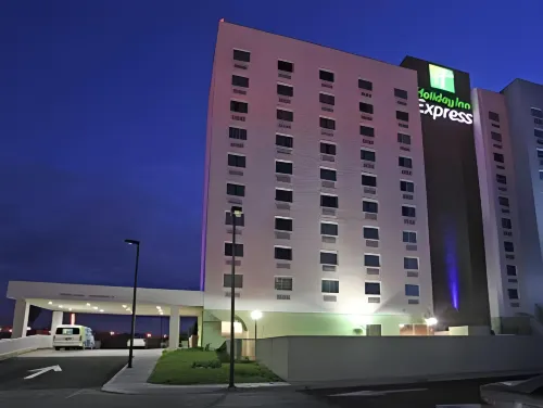 홀리데이 인 익스프레스 살티요 소나 아에로푸에르토 바이 IHG - 피트니스 시설