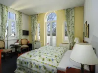 KurparkHotel Warnemünde Отели в г. Варнемюнде