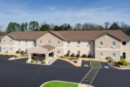 Days Inn & Suites by Wyndham Cabot