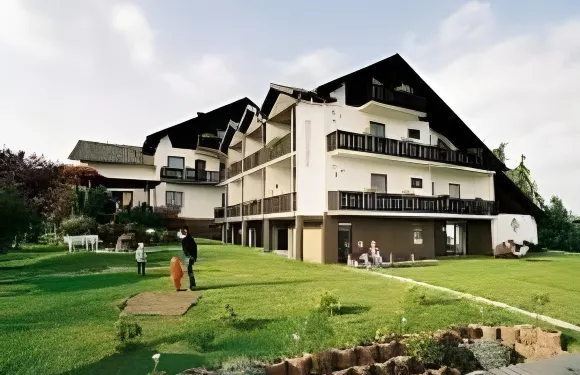 鋼尼酒店和度假公寓Seeschlößchen