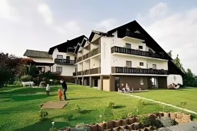 Garni Hotel & Ferienwohnungen Seeschlößchen Hotels in Naumburg