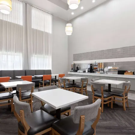 La Quinta Inn & Suites by Wyndham Ft. Pierce