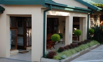 Lamor Guest House