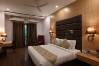 Little Chef Hotel Hotels in Kanpur