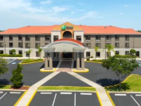 Holiday Inn Express & Suites SEBRING by IHG Hotels in Sebring