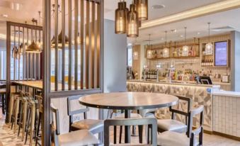 Premier Inn London Canary Wharf (Westferry) Hotel