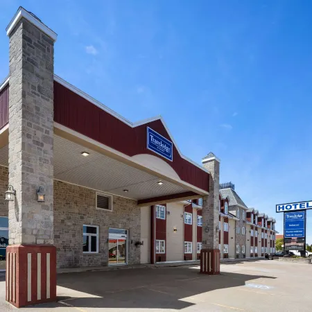Travelodge by Wyndham Roberval Отели в г. Роберваль