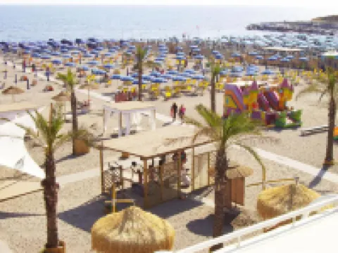 Hotel Sud Est by Fam Rossetti